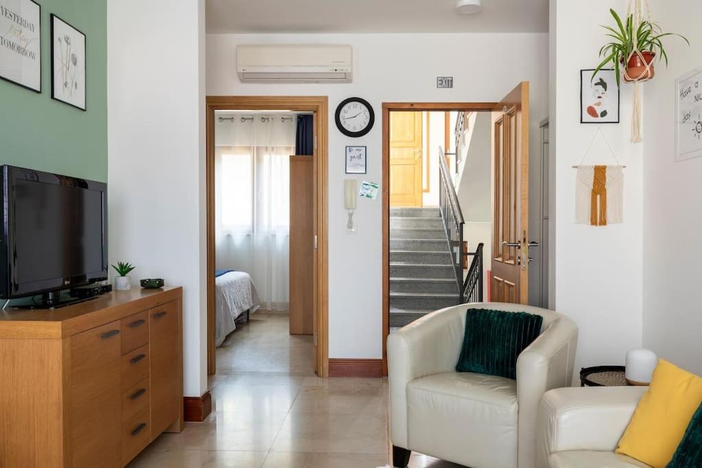 Seaesta Apartment Pool And Beach Slatine Buitenkant foto