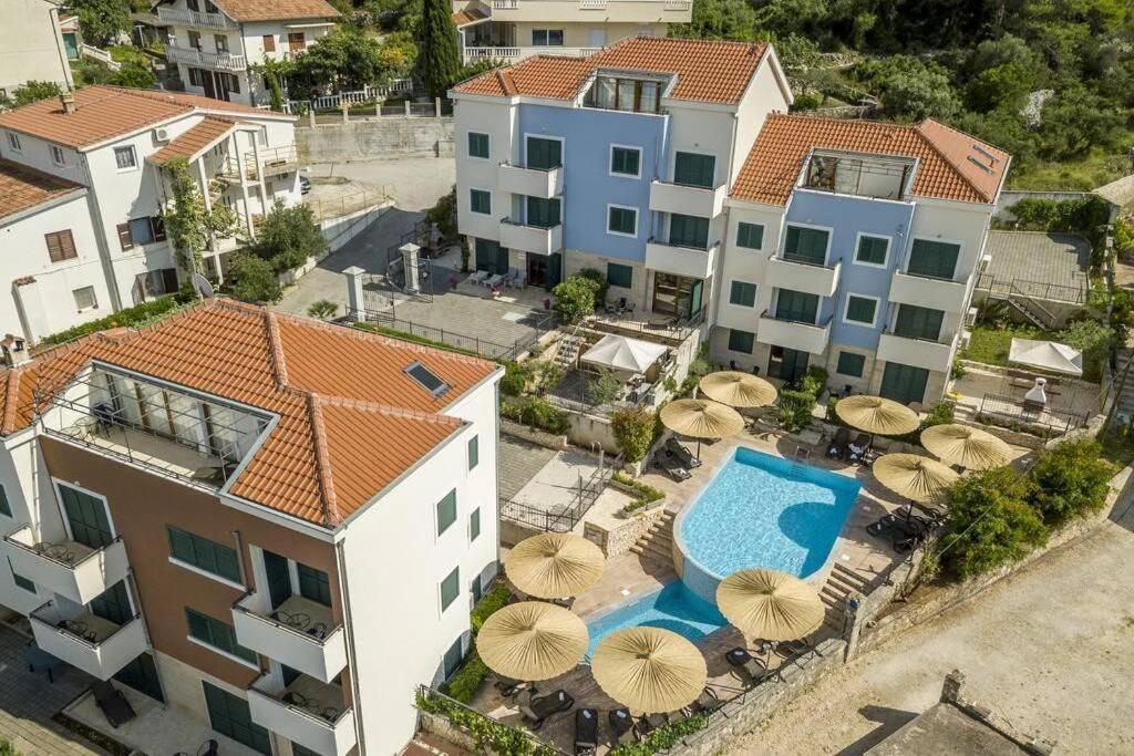 Seaesta Apartment Pool And Beach Slatine Buitenkant foto