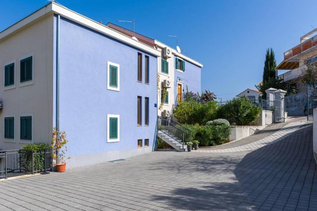 Seaesta Apartment Pool And Beach Slatine Buitenkant foto